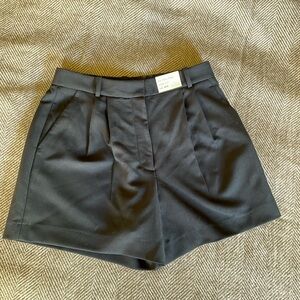 Abercrombie & Fitch Women’s Sloane Tailored Short